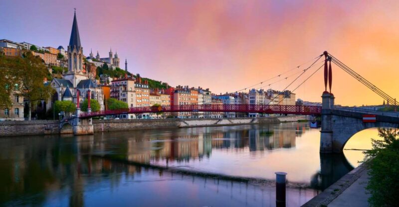 Lyon: Express Walk With a Local in 60 Minutes - Experience Highlights