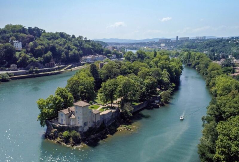 Lyon: From Confluence to Barbe Island in Electric Boat - Booking Your Electric Boat