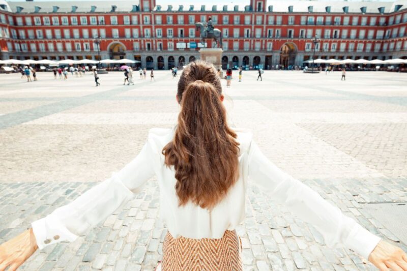 Madrid: Photoshoot in Plaza Mayor - Photoshoot Experience