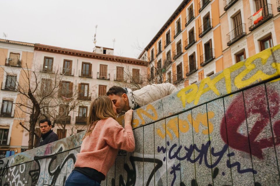 Madrid: Proposal Photoshoot for Couples - Photography Experience