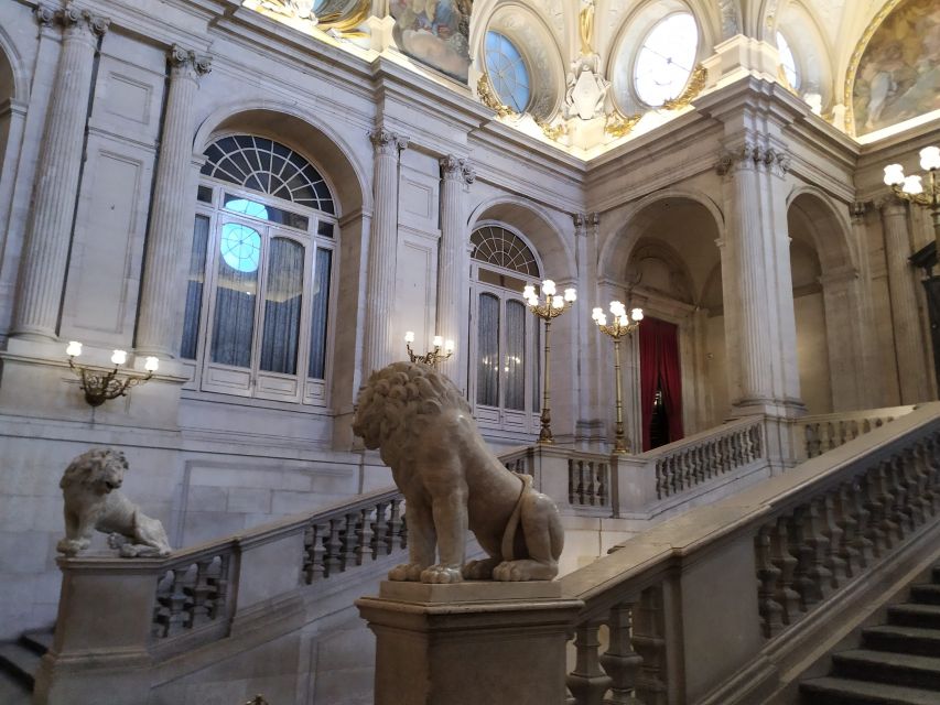 Madrid: Royal Palace Guided Shared Group Tour - Meeting Point and Accessibility