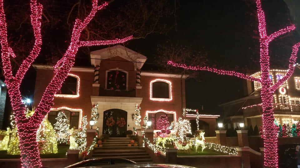 Magnificent Christmas Lights Tour of Dyker Heights Brooklyn - Itinerary