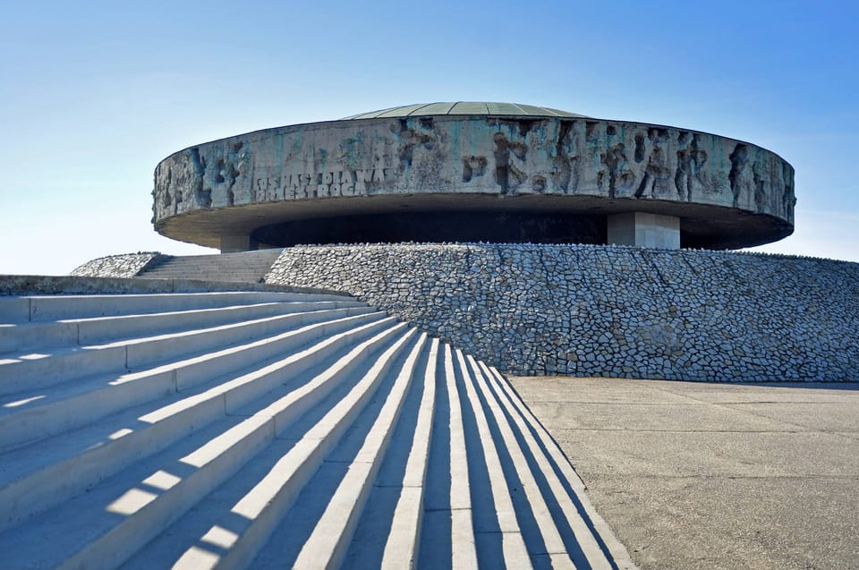 Majdanek Concentration Camp: Guided Private Tour From Warsaw - Inclusions and Logistics