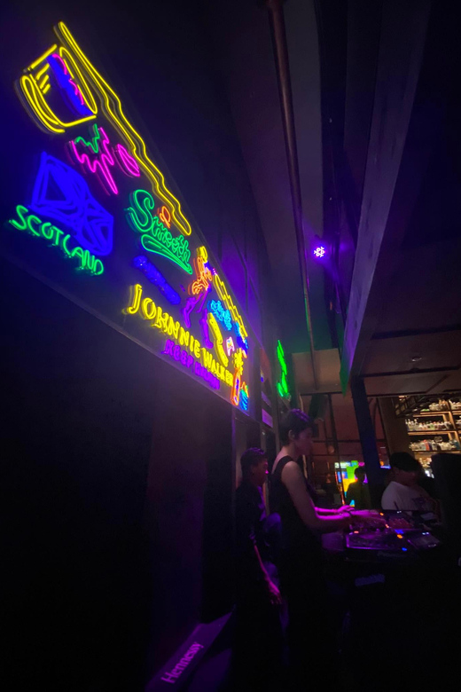 Makati: Bar Hopping - Highlights and Experiences