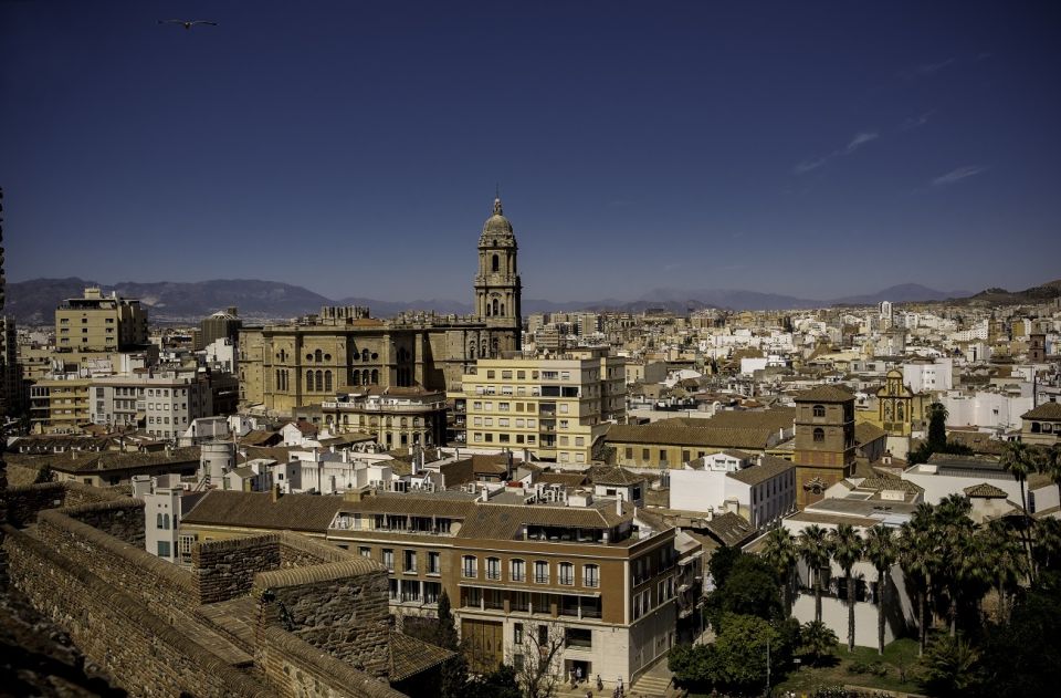 Málaga: 3-Hour Complete Walking Tour With Tickets - Itinerary Highlights