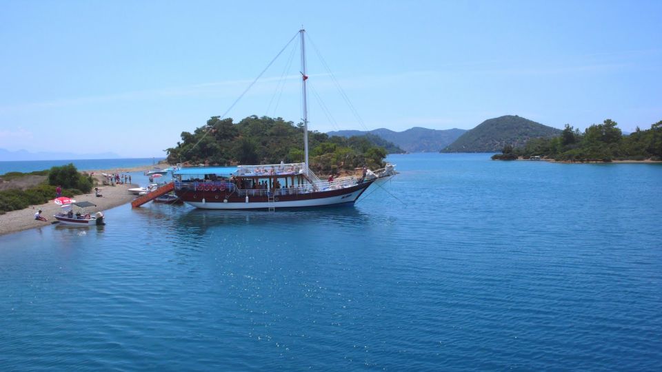 Marmaris: Bays Islands Boat Trip W/Lunch & Unlimited Drinks - Onboard Experience