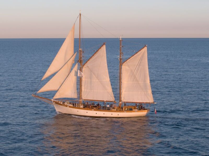 Marseille: Frioul Islands Sunset Cruise With Cocktail Dinner - Itinerary Highlights