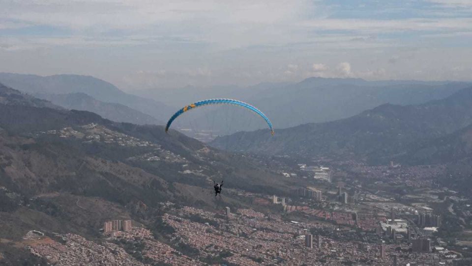 Medellín: 15-Minute Paragliding Flight - What to Expect During Your Flight