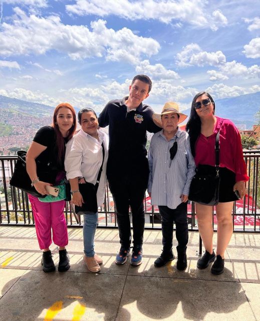 Medellin: Commune 13 Tour With Street Food - Detailed Itinerary