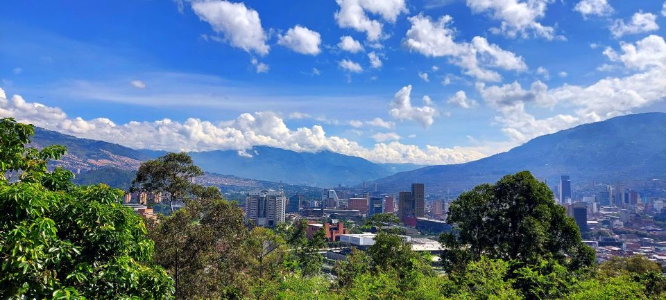 Medellín: Private City Tour With Metrocable and Comuna 13 - Itinerary Highlights