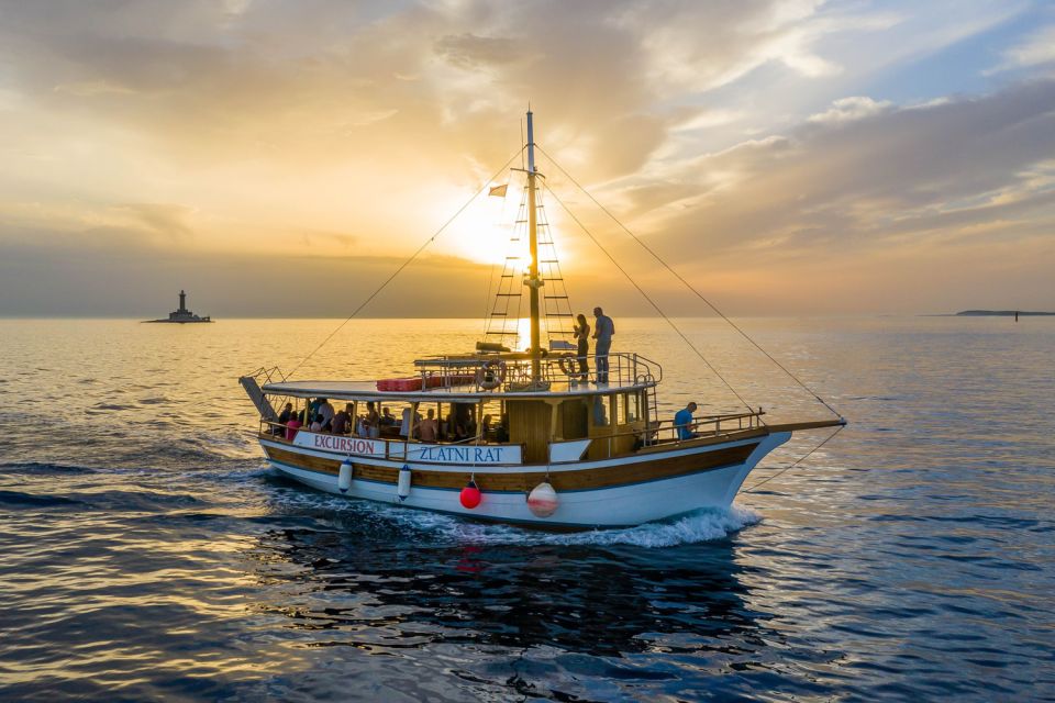 Medulin: 3-Hour Sunset Dolphin Spotting Tour With Dinner - Itinerary Highlights