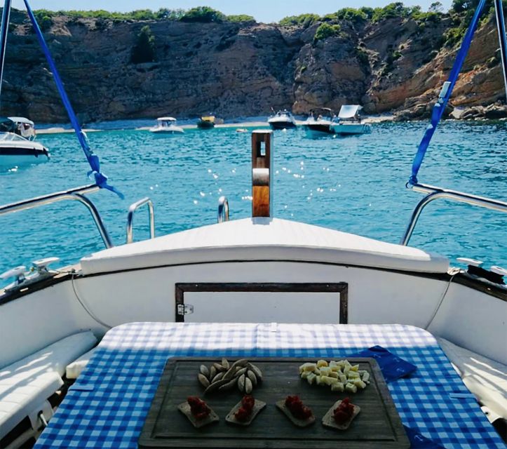 Menorca: Llaut Boat Cruise With Local Appetizers - Cruise Highlights