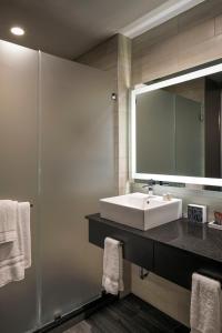 Metropolitan at The 9, Autograph Collection - Amenities and Services