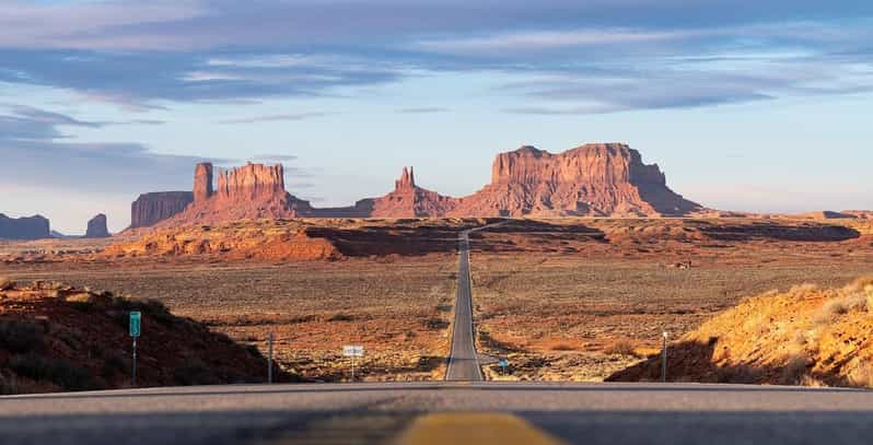 Monument Valley: Cultural Tour With Dinner and Entertainment - Unique Cultural Experience