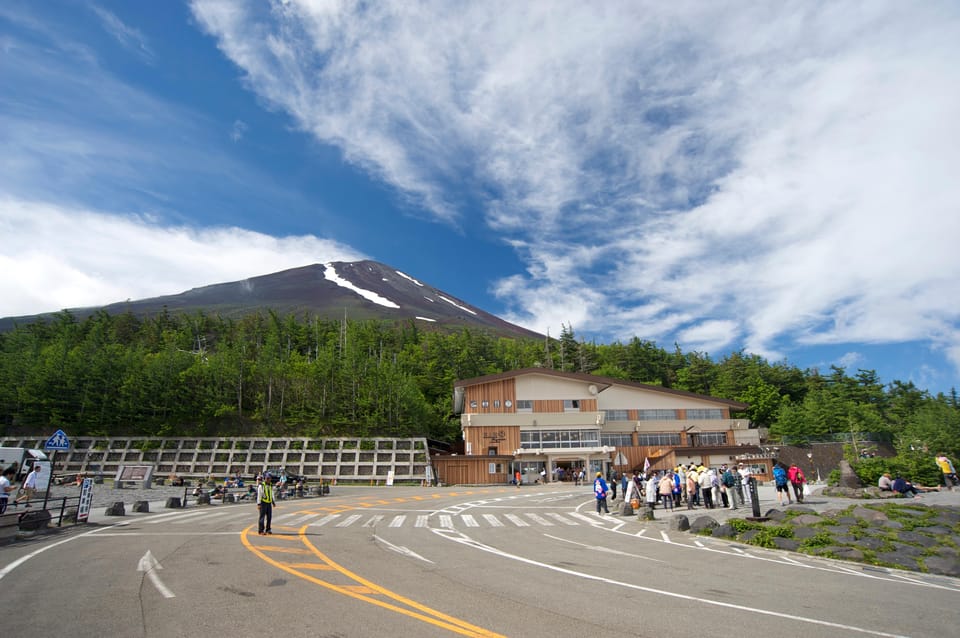 Mt. Fuji Day Tour: Narusawa Ice Cave&All-You-Can-Eat Muscat - Narusawa Ice Cave Experience