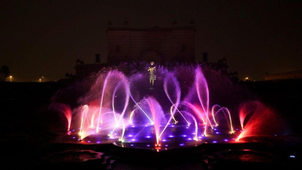 New Delhi: Akshardham Temple Tour With Water and Light Show - Highlights of Akshardham Temple