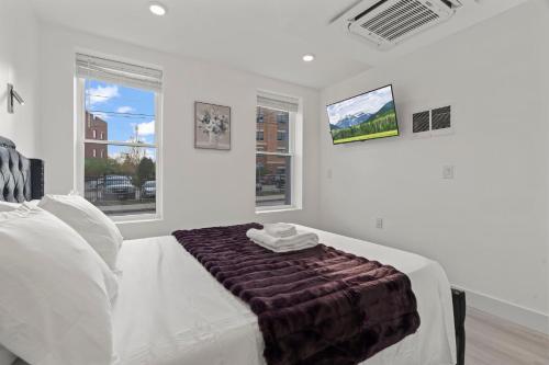 New Season Royals, Airport West - Accommodation Features