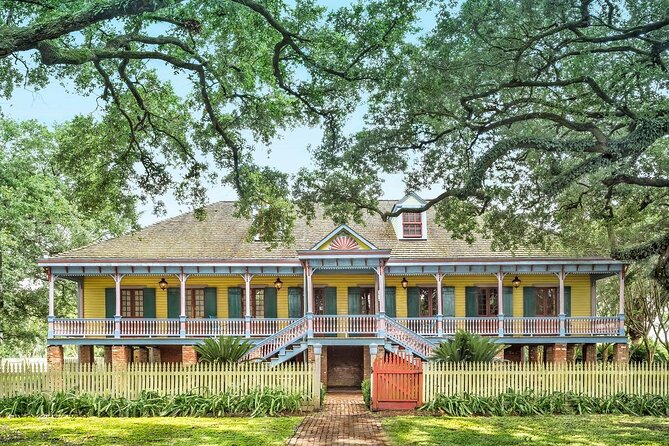 Oak Alley and Laura Plantation Tour With Transportation From New Orleans - Meeting Point Information