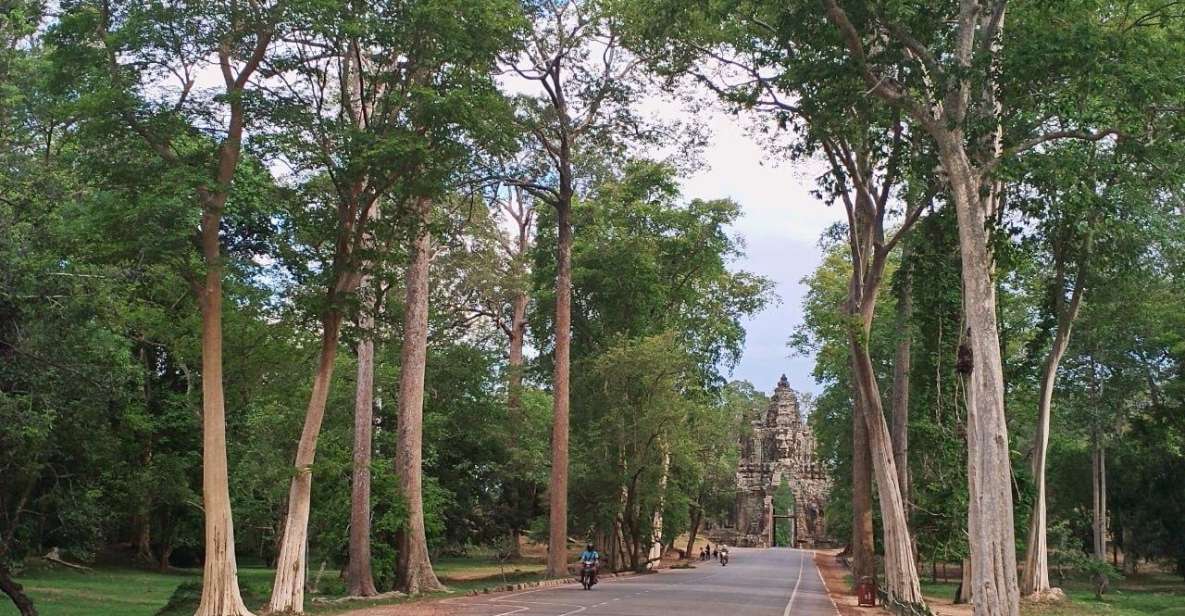 One Day Angkor Wat Trip With Sunset on Bakheng Hill - Itinerary Highlights