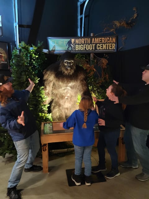 Oregon: the Bigfoot Tour With Museum, Hiking, and Casting - Scenic Drive and Hiking