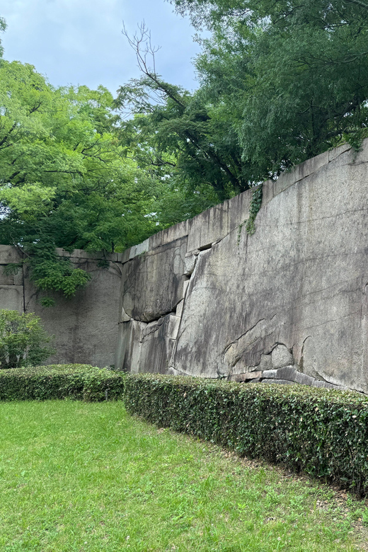 Osaka: Guided Tour of Osaka Castle Park in 90 Minutes - Itinerary Details