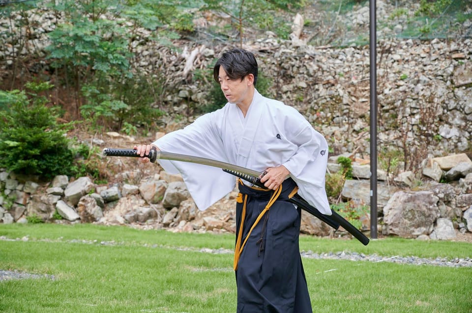 Osaka: Swordsmanship Guided Tour - Trained by a Grandmaster - How to Reserve