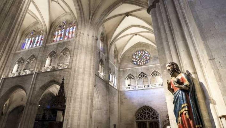 Oviedo: Guided Tour in Oviedo and Cathedral With Tickets - Guided Cathedral Visit