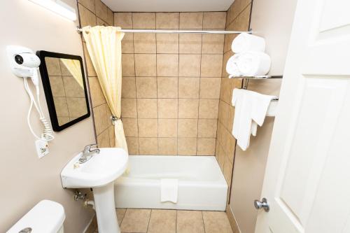 Oxford Inn Review