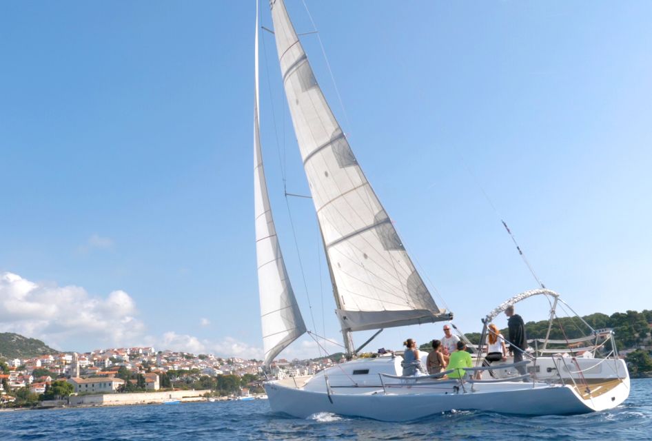 Paklinski Islands: Hvar Half-Day Morning Sailing Tour - Sailing Experience