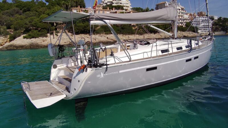 Palma Bay: Sailing Boat Tour With Mallorcan Tapas & Drinks - Itinerary and Activities