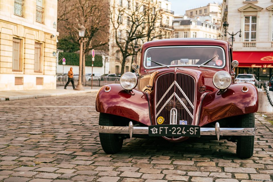 Paris: Private Guided City Tour in a Traction Avant or DS 21 - Highlights of the Tour