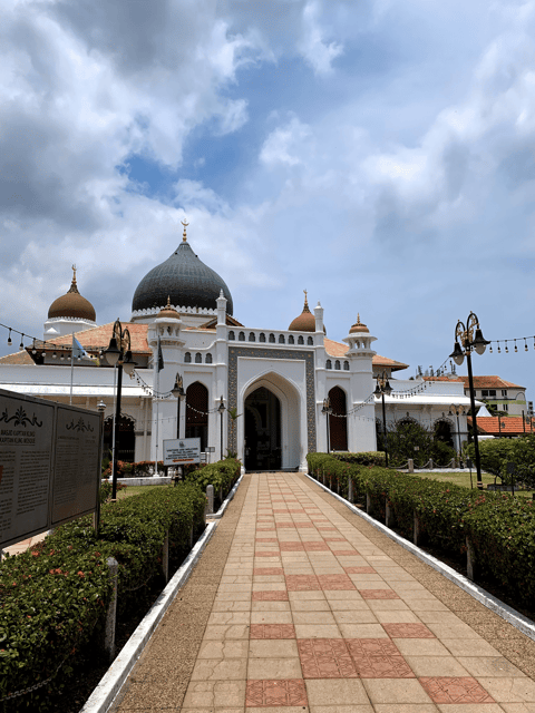 Penang: Georgetown Foodie Walking Tour With a Cocktail - Weather Considerations