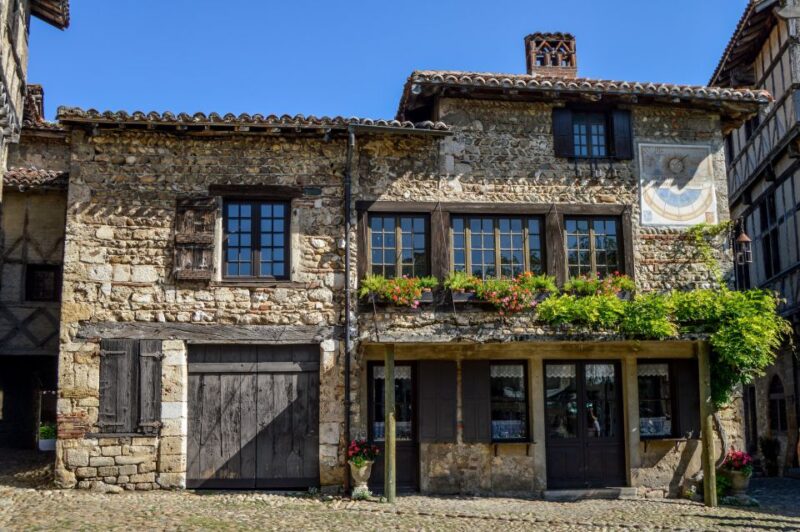 Pérouges: Medieval Village Private Guided Tour - Booking Your Experience