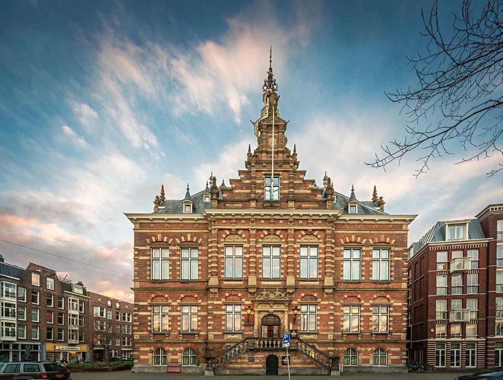 Pestana Amsterdam Riverside - Accommodations and Amenities