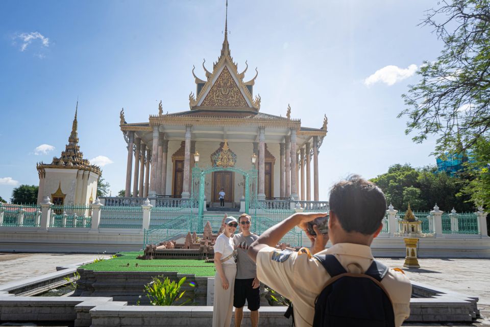 Phnom Penh City Tour by Tuk Tuk With English Speaking Guide - Itinerary and Highlights