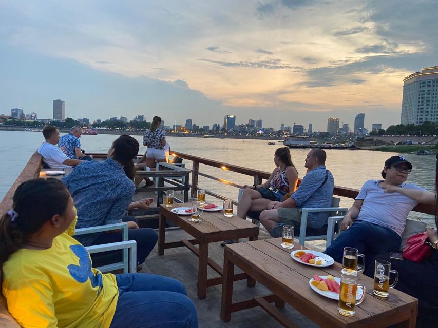 Phnom Penh: Mekong River Sunset Cruise With Free Flow Drink - Cruise Experience Highlights