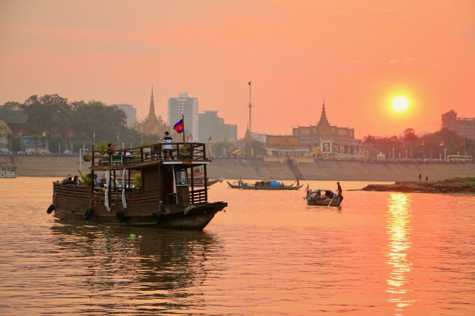 Phnom Penh: Sunset Cruise With Unlimited Beer and Drinks - Experience Highlights