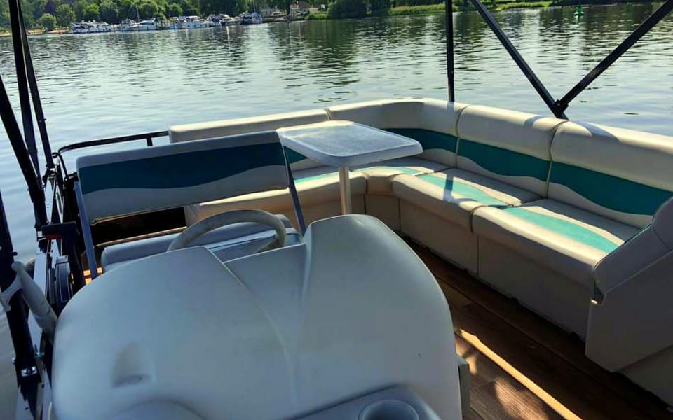 Potsdam: Rent a License-Free Boat for up to 8 PAX - Boat Specifications and Amenities