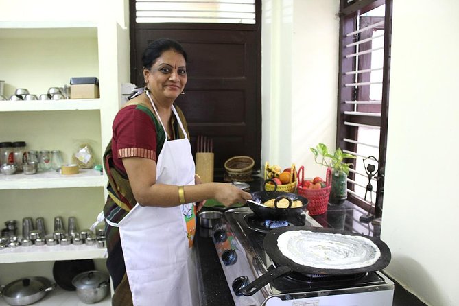 Private 3-Hour Cooking Lesson and Meal in Chennai - Signature South Indian Dishes