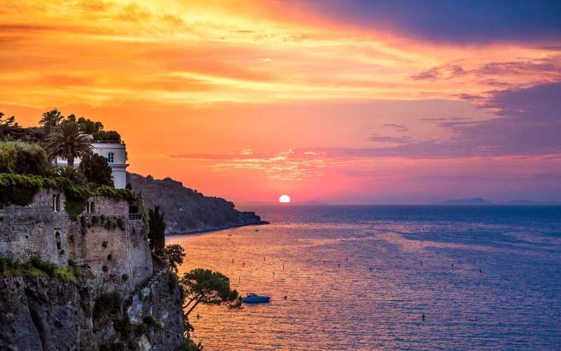 Private Boat Tour Sorrento Sunset With Hotel Pickup - Inclusions and Amenities