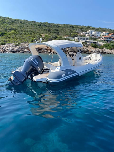 Private Boat Transfer From Split Airport to Island Vis - Boat and Amenities