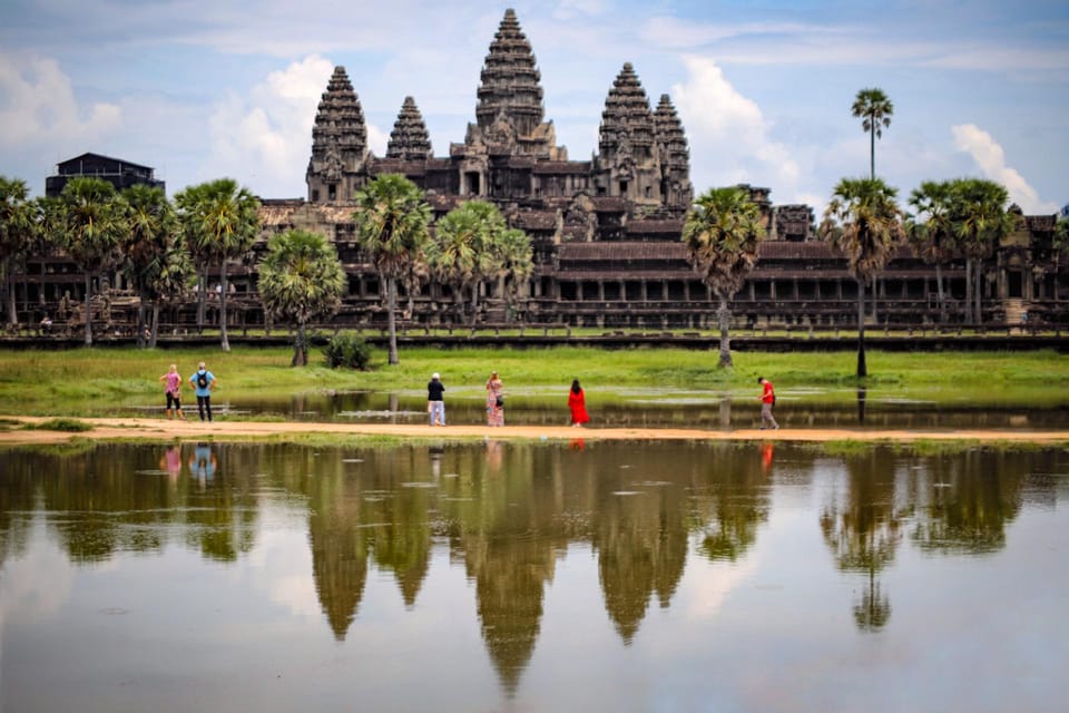 Private Car Siem Reap to Phnom Penh With Spider Market Visit - Pricing Details