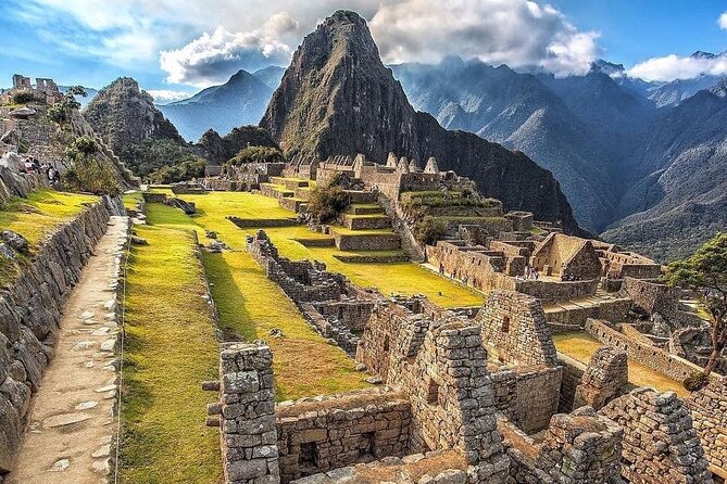 Private Guided Tour to Machu Picchu From Aguas Calientes - Itinerary and Experience