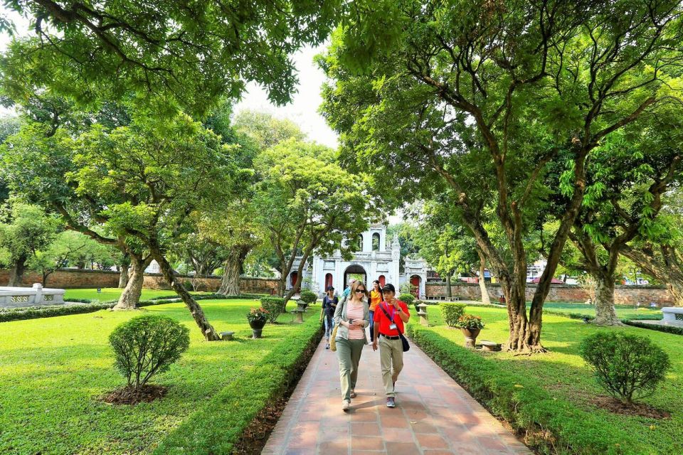 Private Hanoi: Crowd-free Morning Highlights of the City - Temple of Literature