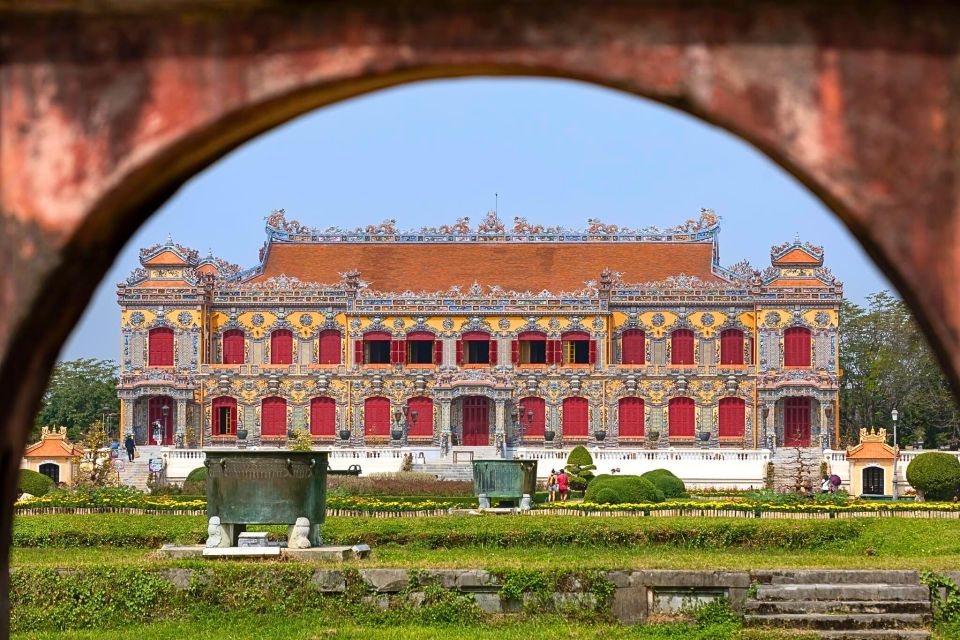 Private Hue Walking Tour to Imperial Citadel With Tour Guide - Itinerary Highlights