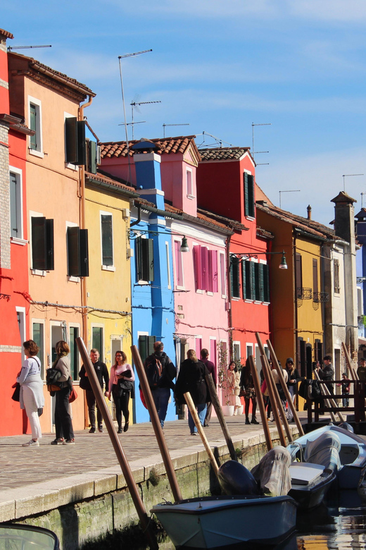 Private Photoshoot on a Boat in Burano - Itinerary Highlights