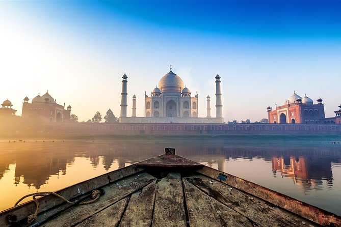 Private Sunrise Taj Mahal Tour From Delhi by Car All Inclusive - Meeting Your Guide