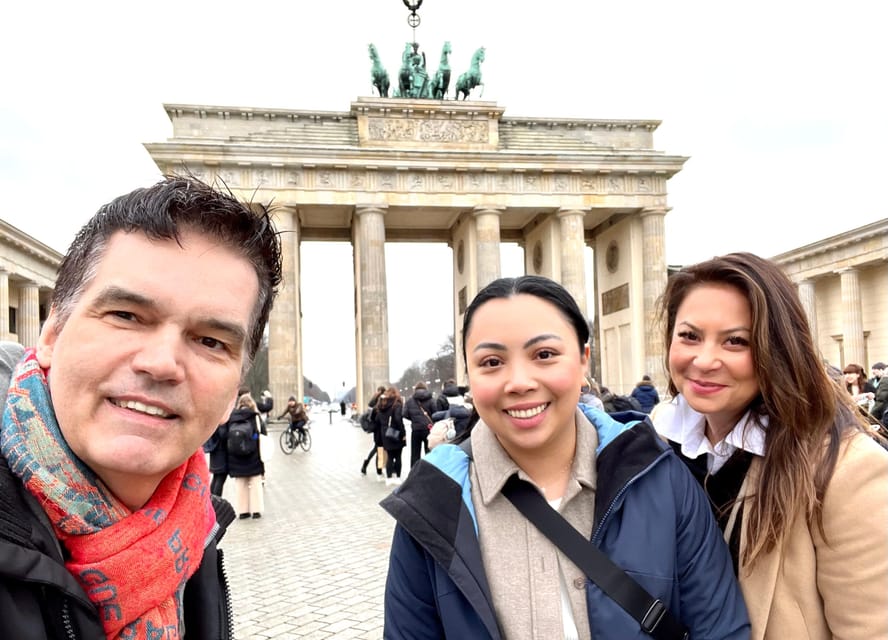 Private Taxi Tour Through East and West Berlin and the Neighborhoods for About 3-4 Hours - Itinerary Highlights