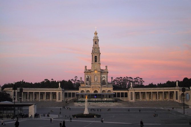 Private Tour Fátima, Nazaré, and Óbidos Day Trip From Lisbon - Fatima Pilgrimage Site