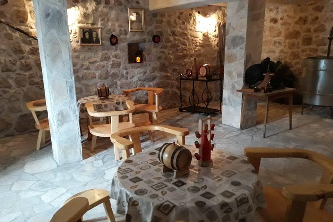 Private Tour: Homemade Food and Wine Tasting at My Family Home - Itinerary Highlights